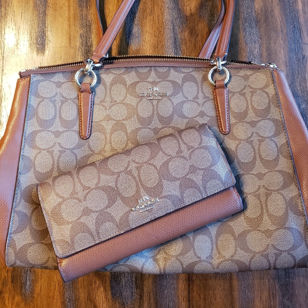 Tan/brown Coach purse with matching tri wallet